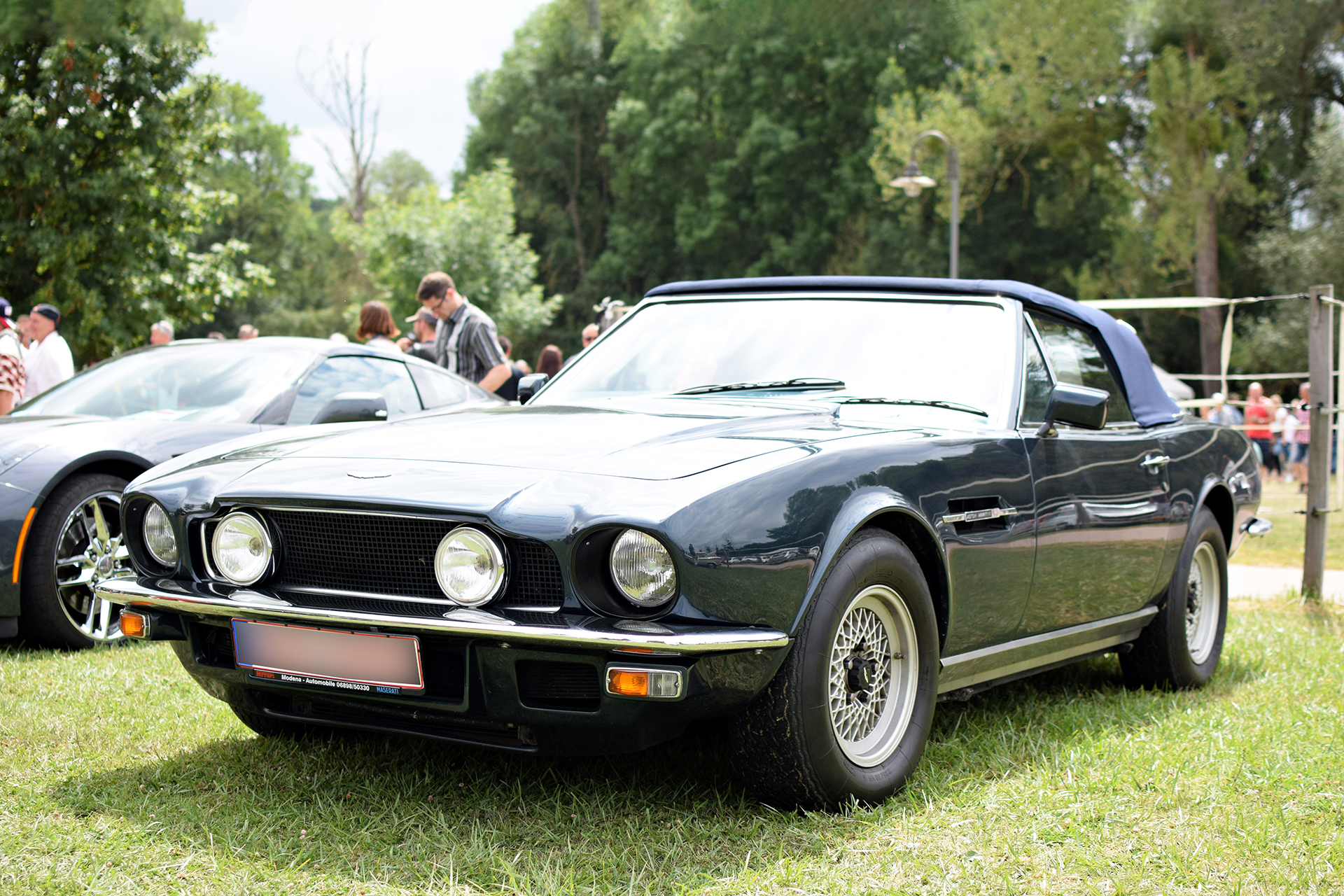 Aston Martin V8