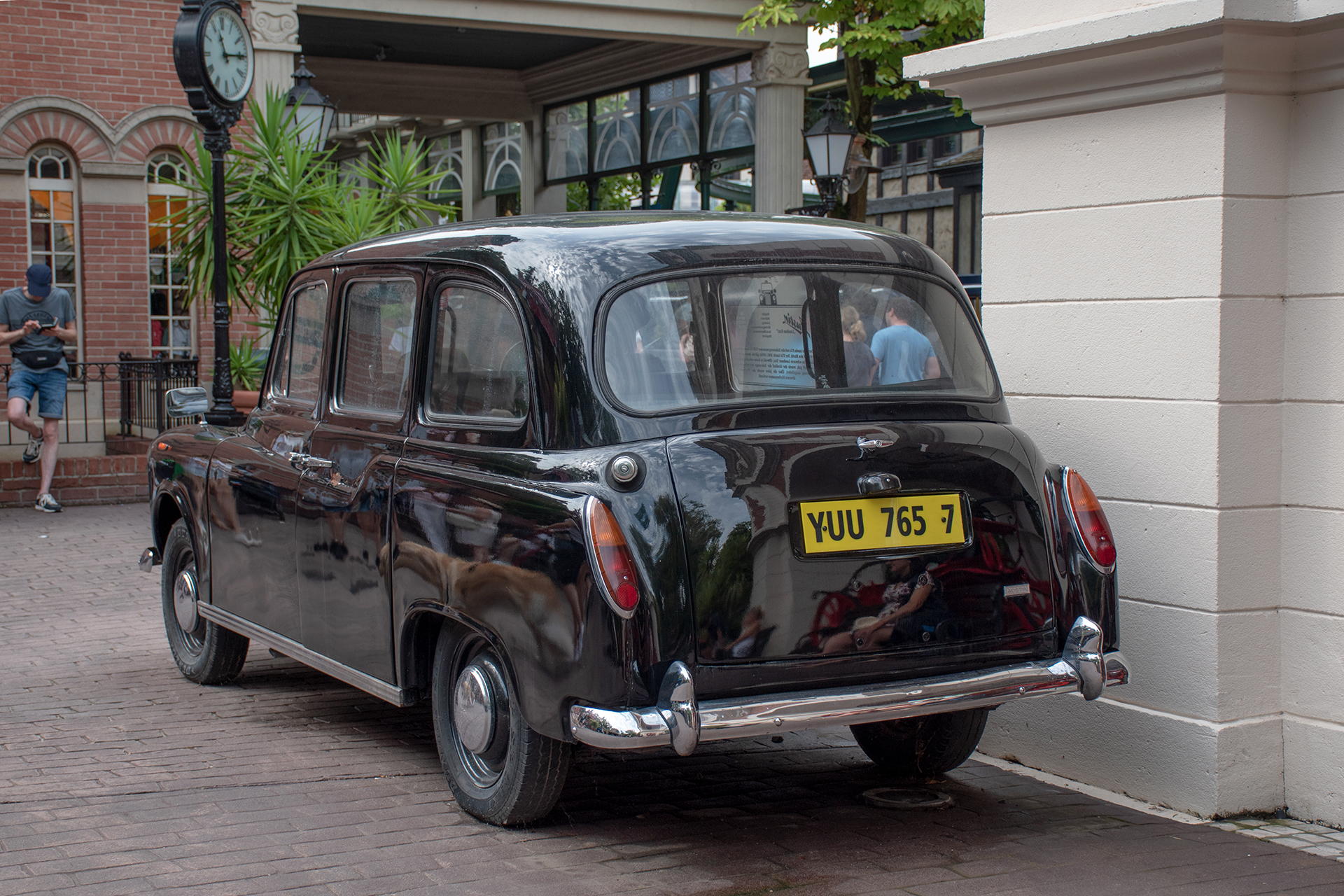 Austin FX4 Black Cab back