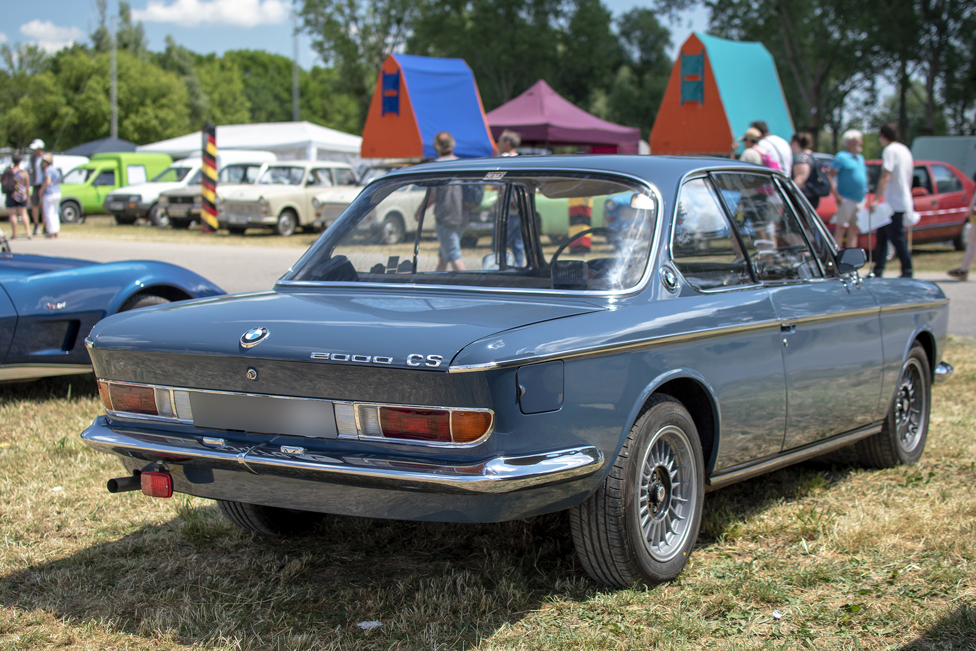 BMW 2000 CS arrière - Rétro Meus'Auto ,2023, Heudicourt, Lac de la Madine