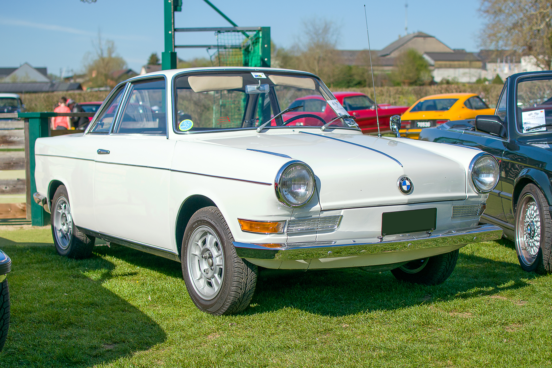 BMW 700