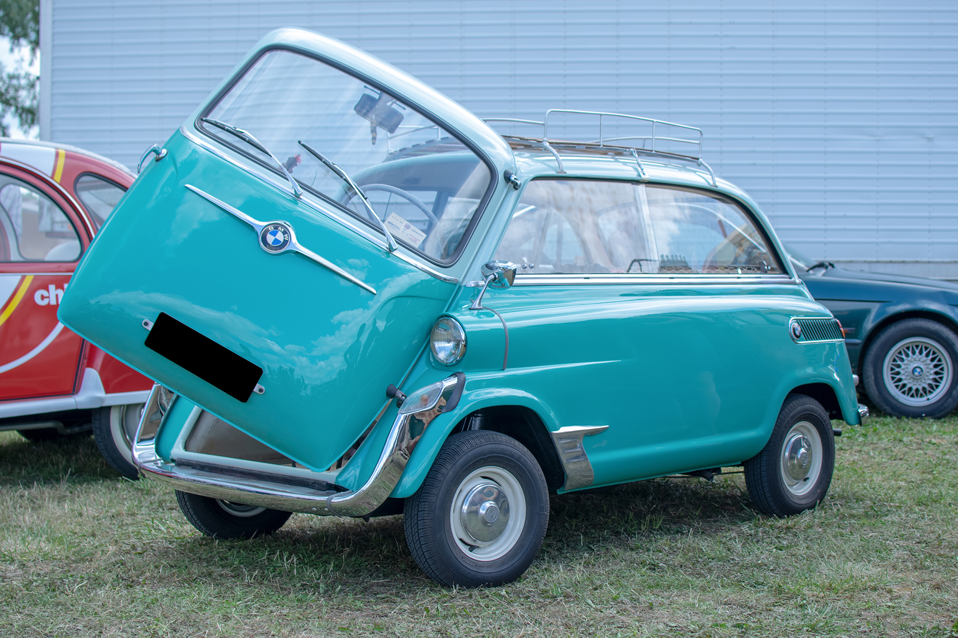 BMW Isetta 600 "Große Isetta" door open - Retro Meus'Auto 2022, Heudicourt, Lac de la Madine