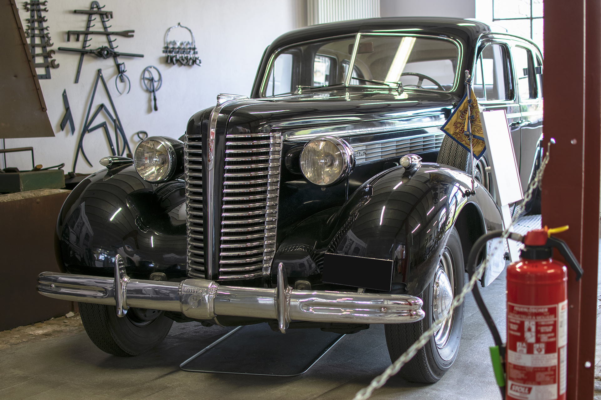 Buick Limited serie 90 Limousine 1938 front 3/4- Conservatoire National de Véhicules Historiques,Diekirch