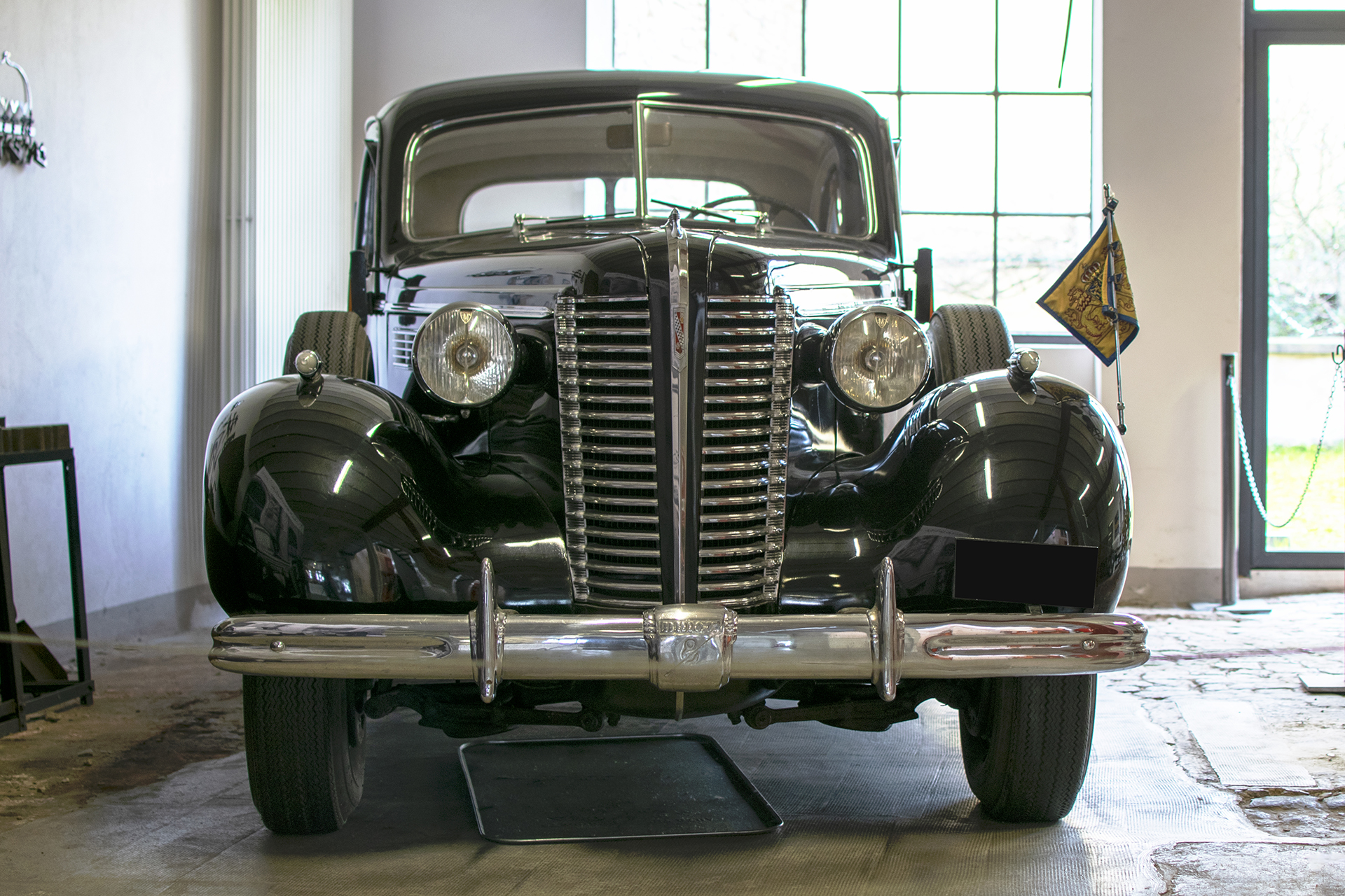 Buick Limited serie 90 Limousine 1938 front - Conservatoire National de Véhicules Historiques,Diekirch