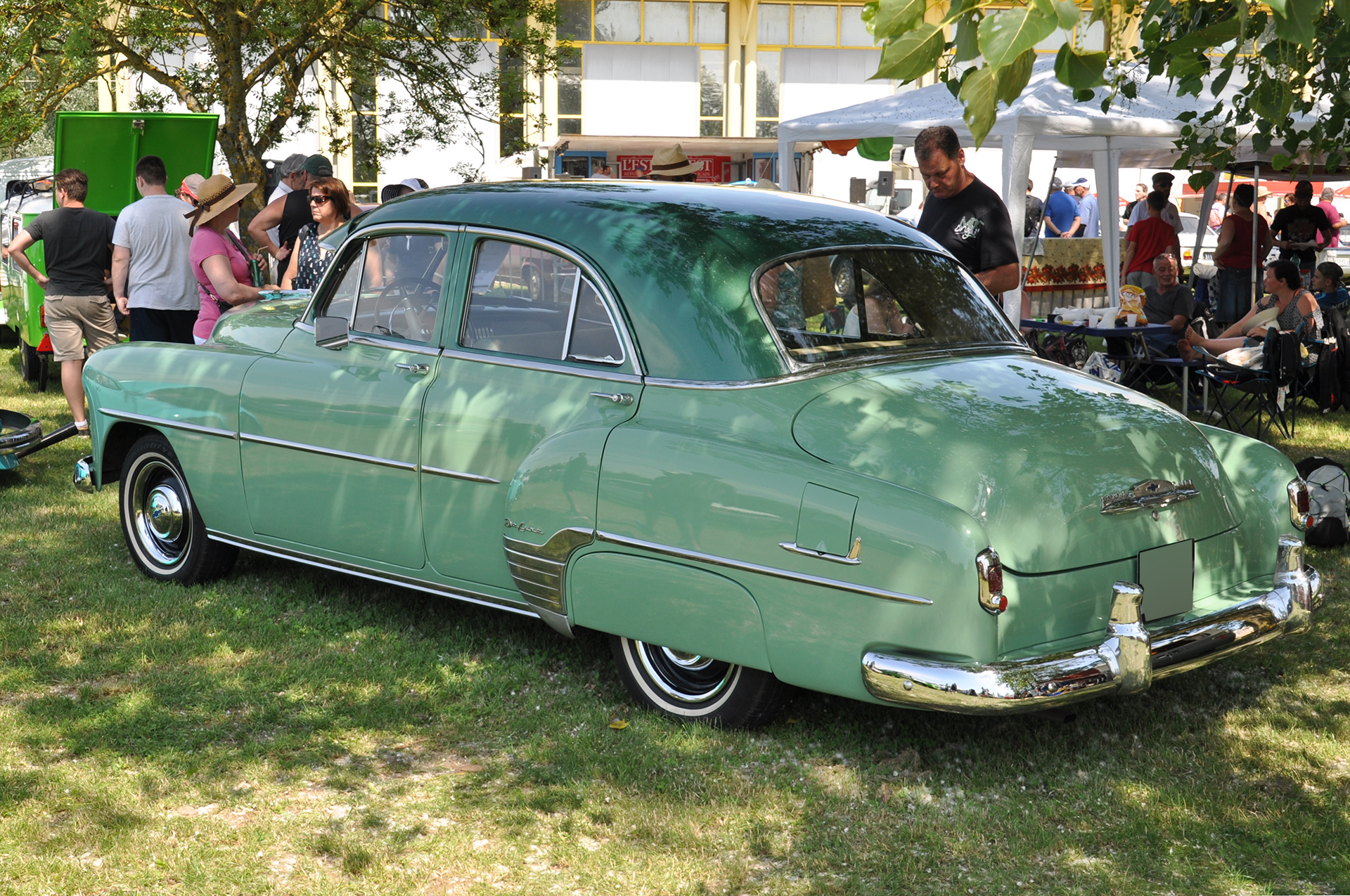 Chevrolet  Styleline  Deluxe Sedan 1952 back - Retro Meus'Auto 2018, Lac de la Madine