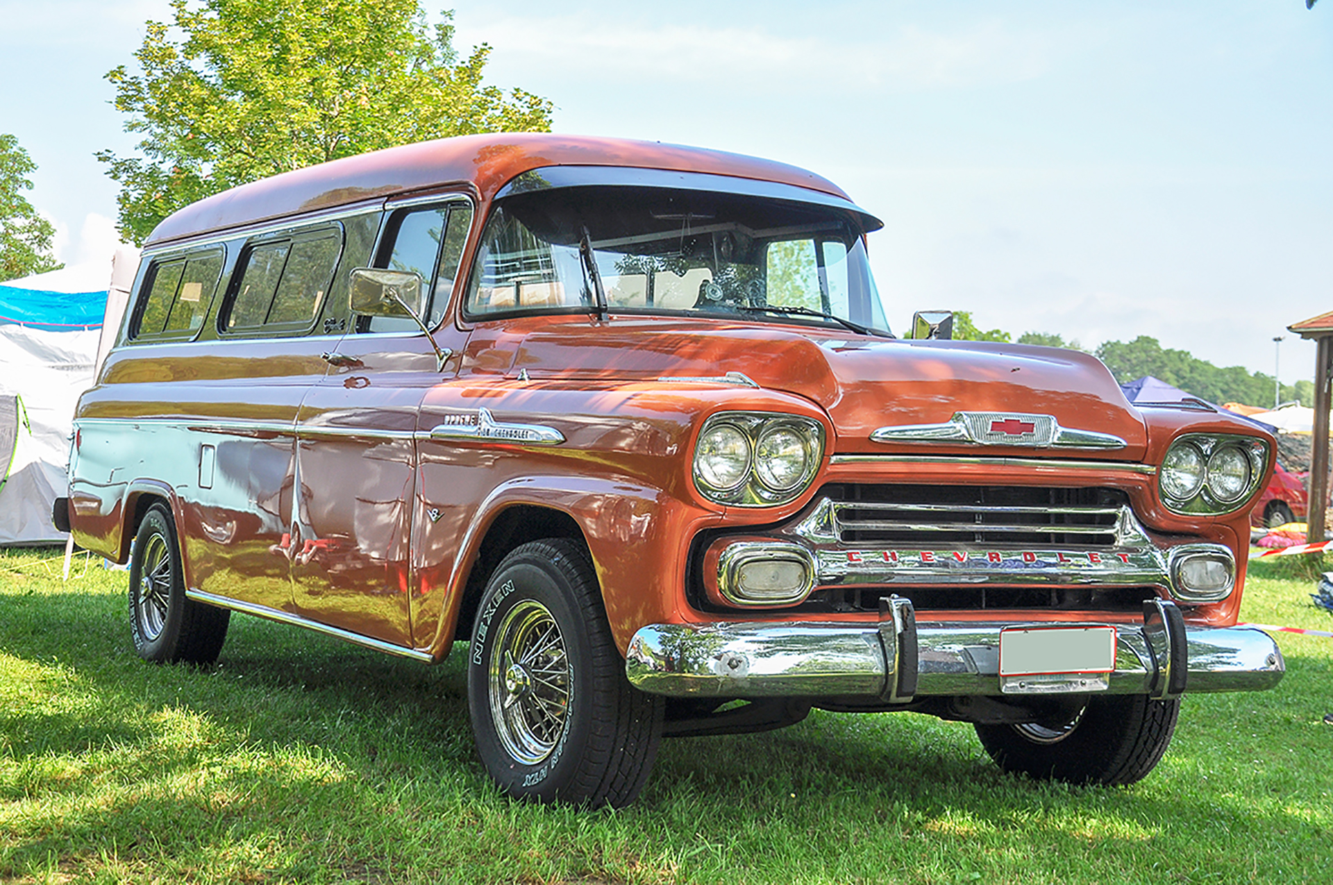 Chevrolet Task Force bus - Rétro Meus'Auto 2018, Lac de la Madine 