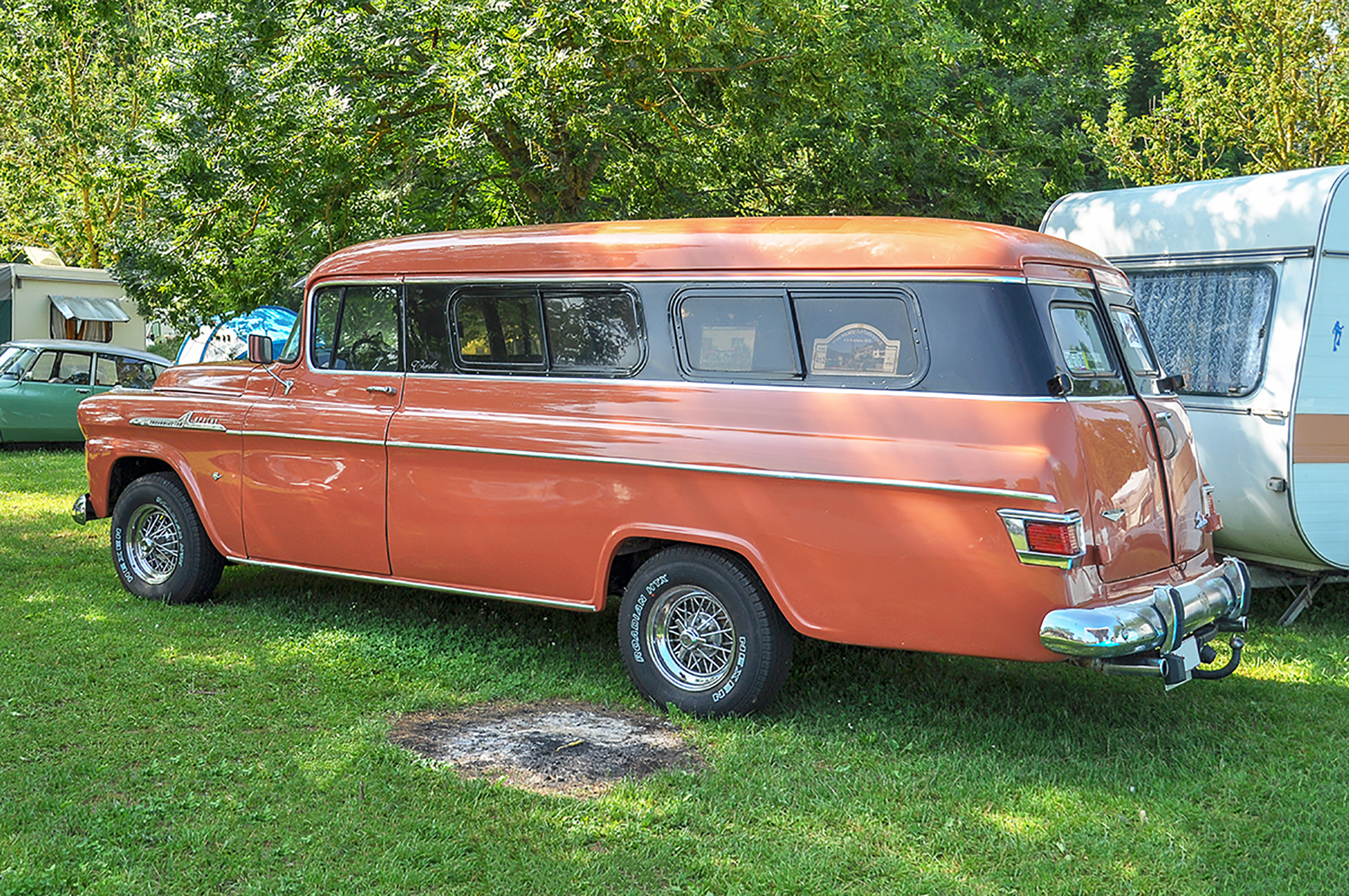 Chevrolet Task Force bus arrière - Rétro Meus'Auto 2018, Lac de la Madine 