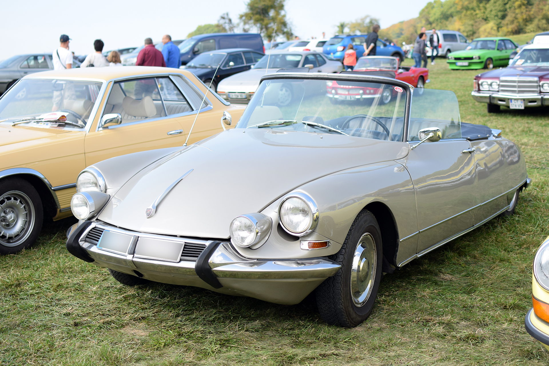 Citroën DS Cabriolet - Automania ,2017, Manderen, Château de Malbrouck