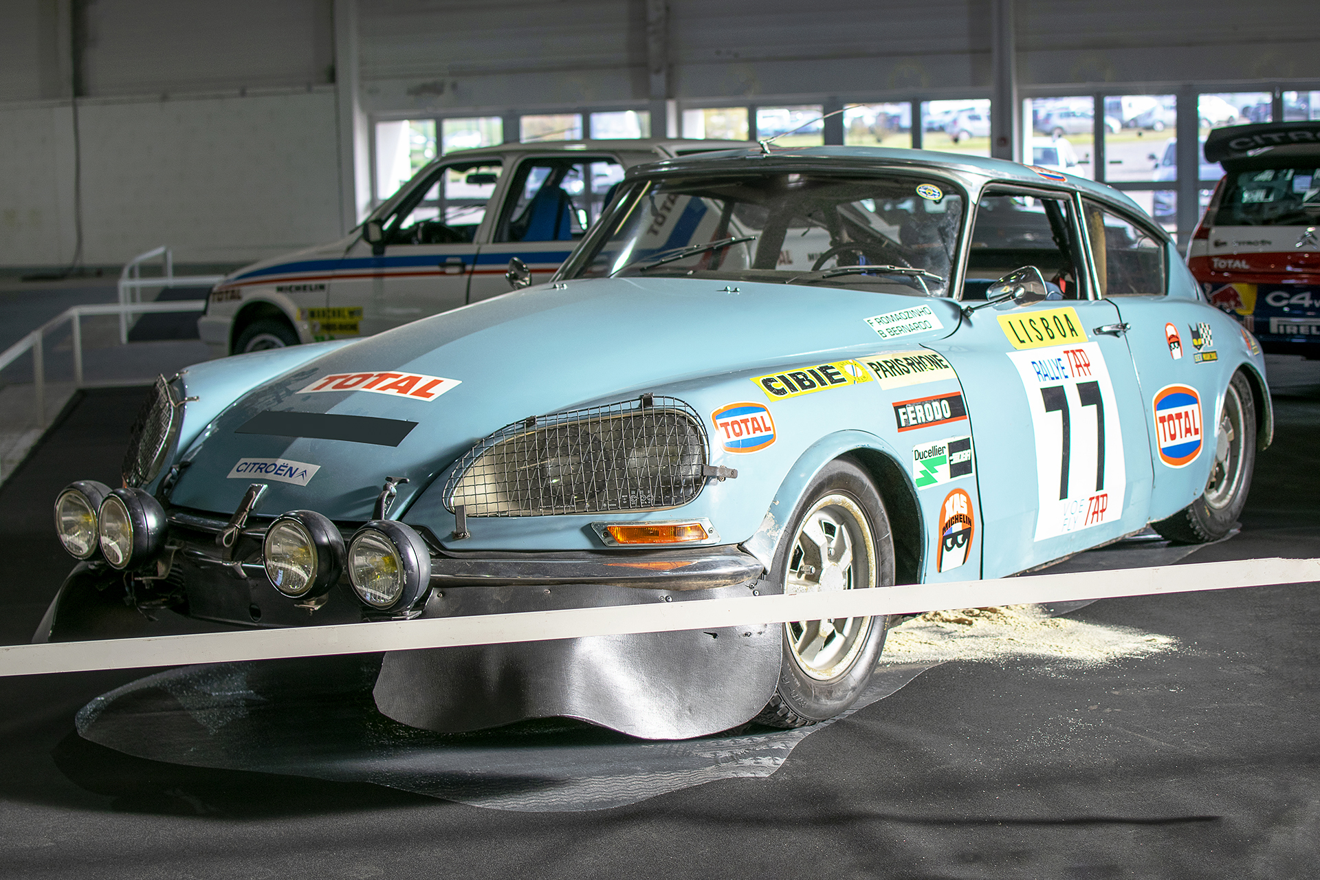 Citroën DS 21 de compétition (Romaozinho - Bernardo) groupe 5 Rallye du Portugal 1972 - Salon ,Auto-Moto Classic, Metz, 2019 Citroën DS 21 de compétition (Romaozinho - Bernardo) groupe 5 Rallye du Portugal 1972 - Salon ,Auto-Moto Classic, Metz, 2019