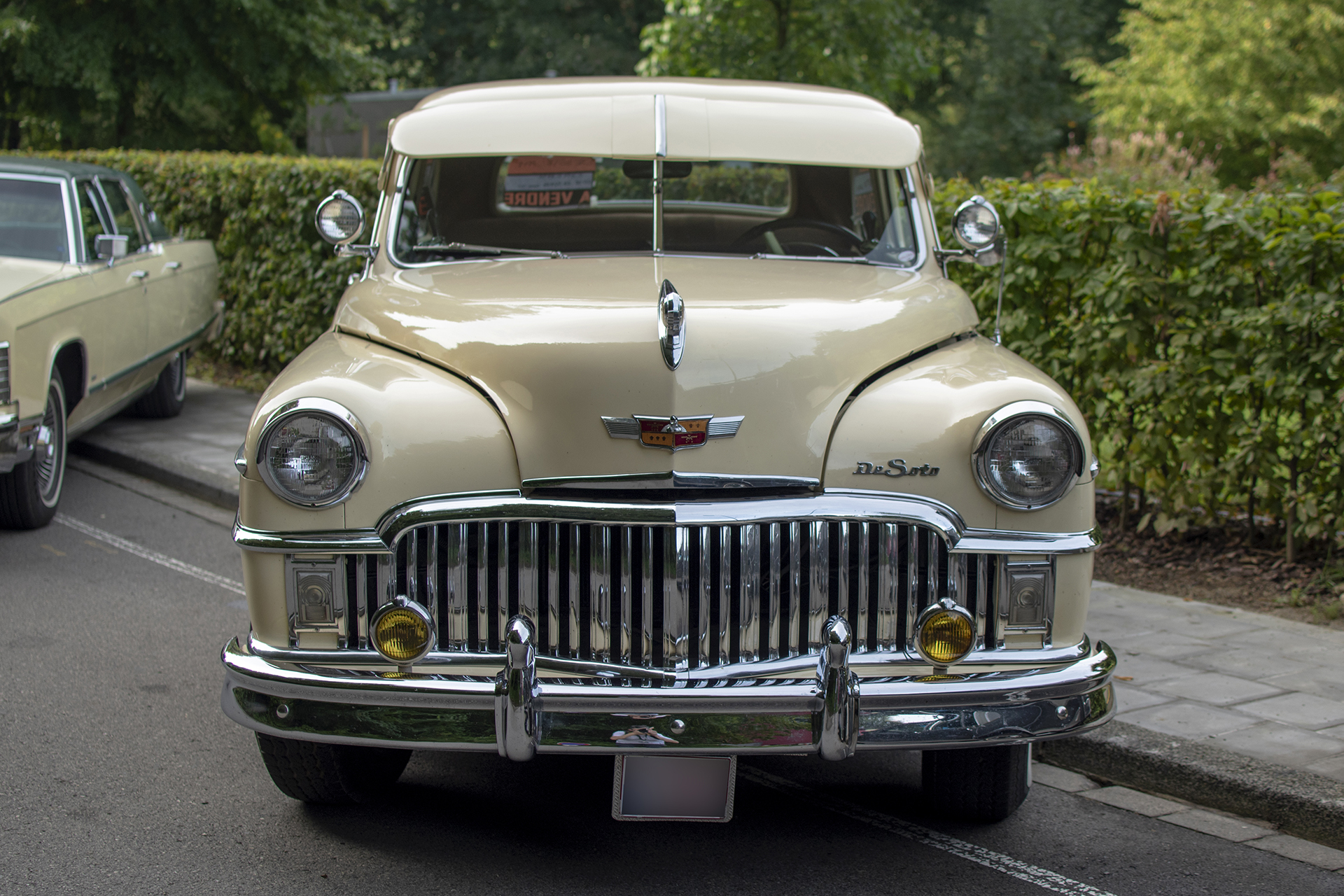 DeSoto Custom IV sedan 1949 front - Vintage & Hystory Vehicles by Kiwanis - Lasauvage - septembre 2023