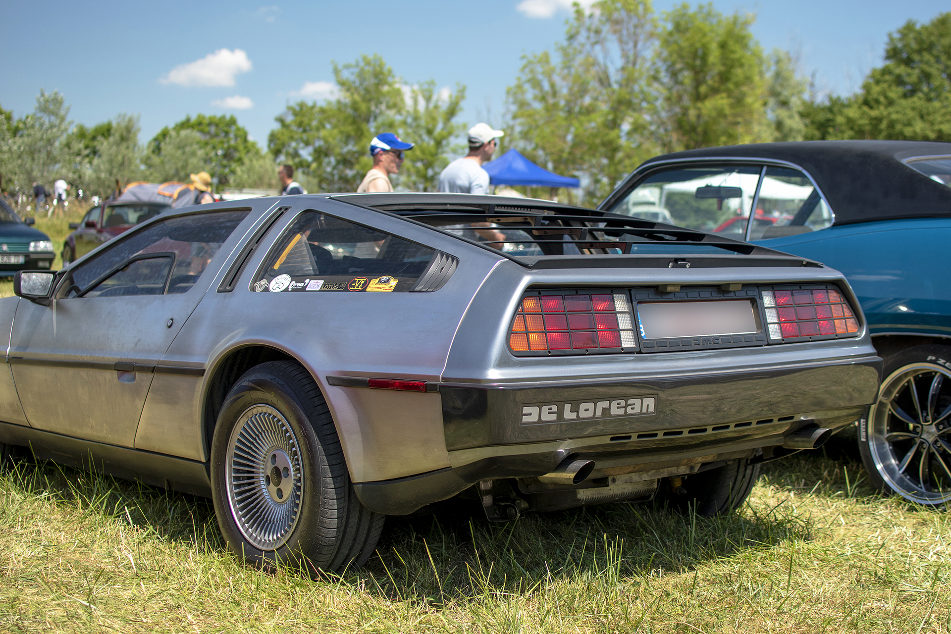 DeLorean Motor Company DMC-12 arrière - Rétro Meus'Auto ,2023, Heudicourt, Lac de la Madine DeLorean Motor Company DMC-12. arrière - Rétro Meus'Auto ,2023, Heudicourt, Lac de la Madine
