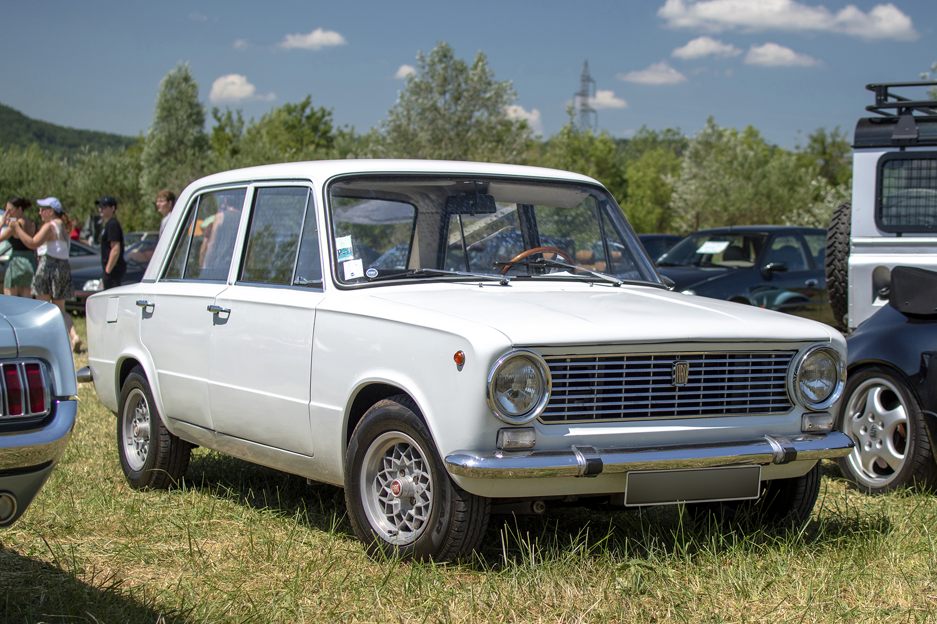 Fiat 124 - Rétro Meus'Auto ,2023, Heudicourt, Lac de la Madine