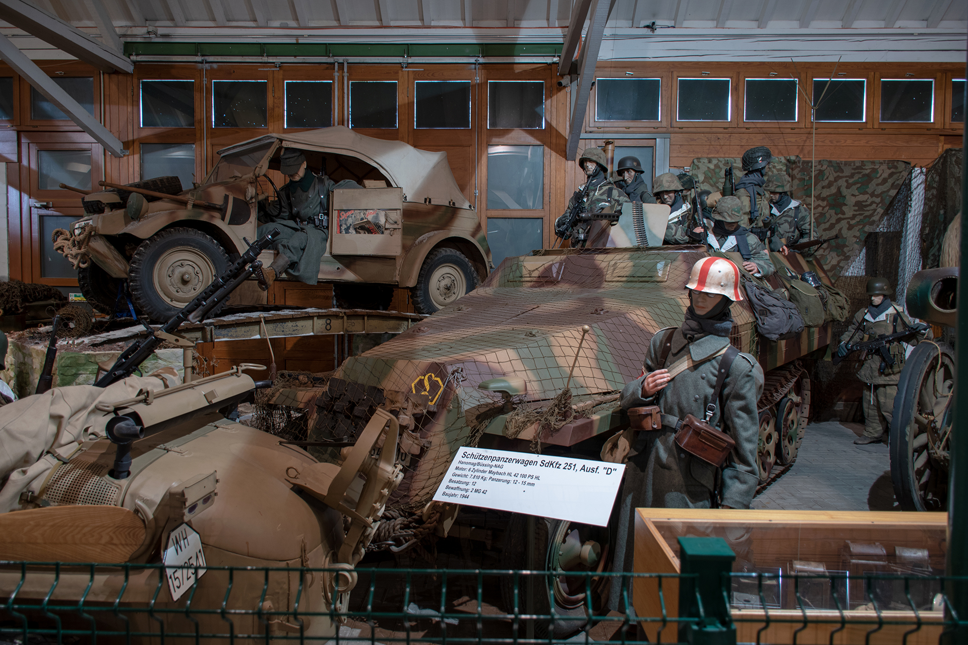 Hanomag  Schützenpanzerwagen Sd.Kfz. 251 - Musée National d'Histoire Militaire, Diekirch