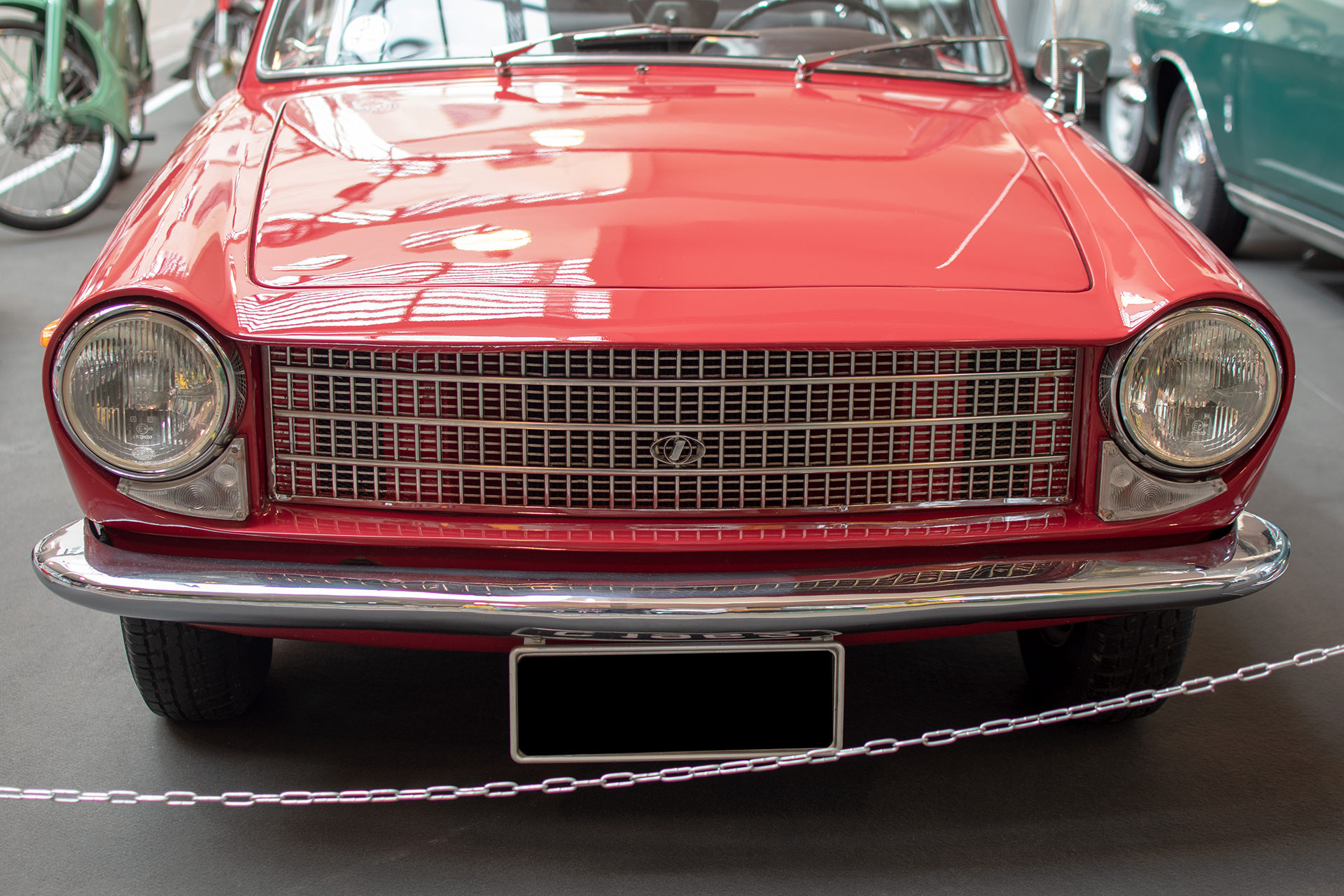 Innocenti 950 S S32/i Spider 1962 avant  - Conservatoire National de Véhicules Historiques, Diekirch, exposition Départ en Vacances, 2022-2023