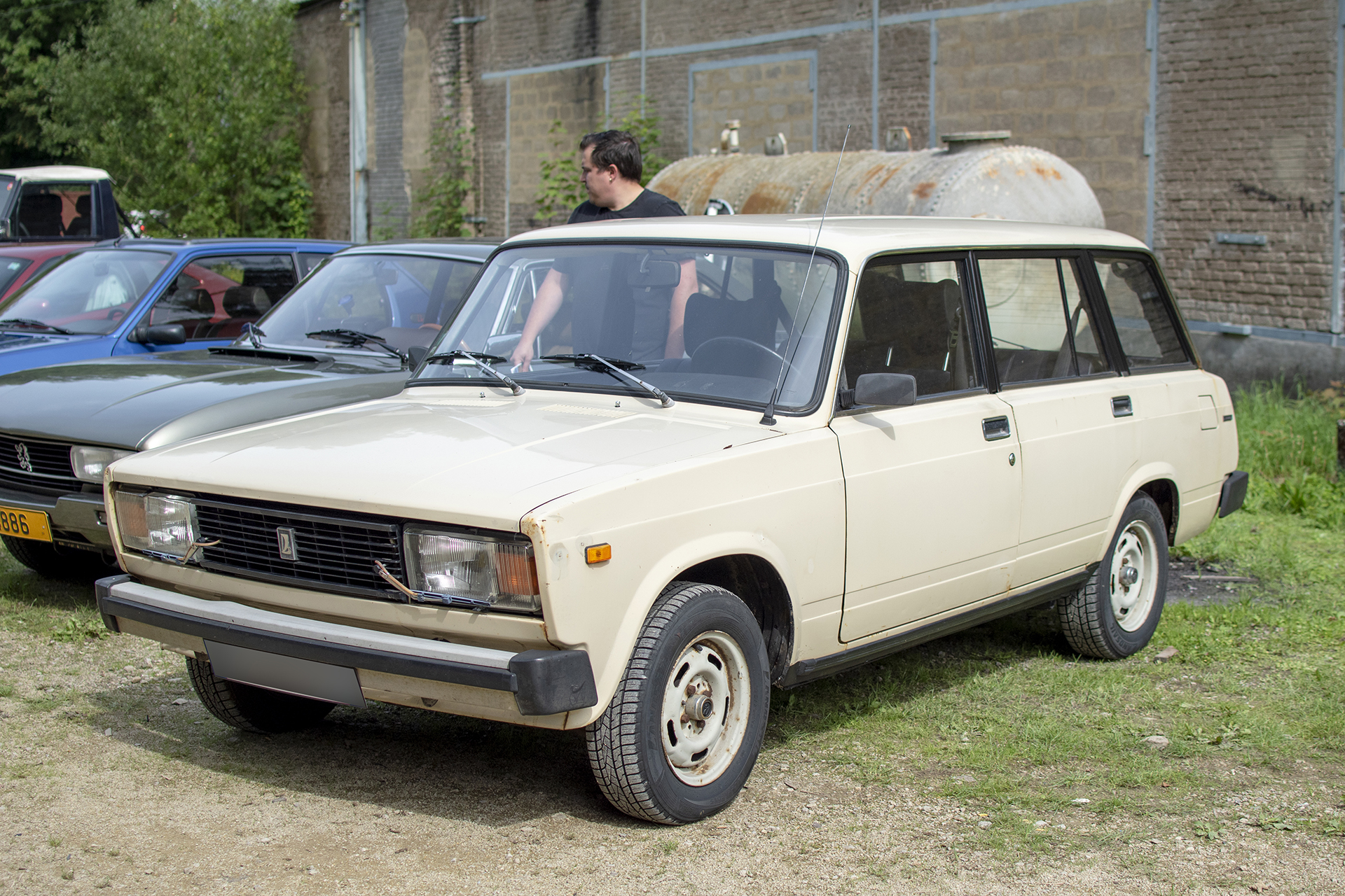 Lada 2104 - Vintage & Hystory Vehicles by Kiwanis - Lasauvage - septembre 2023