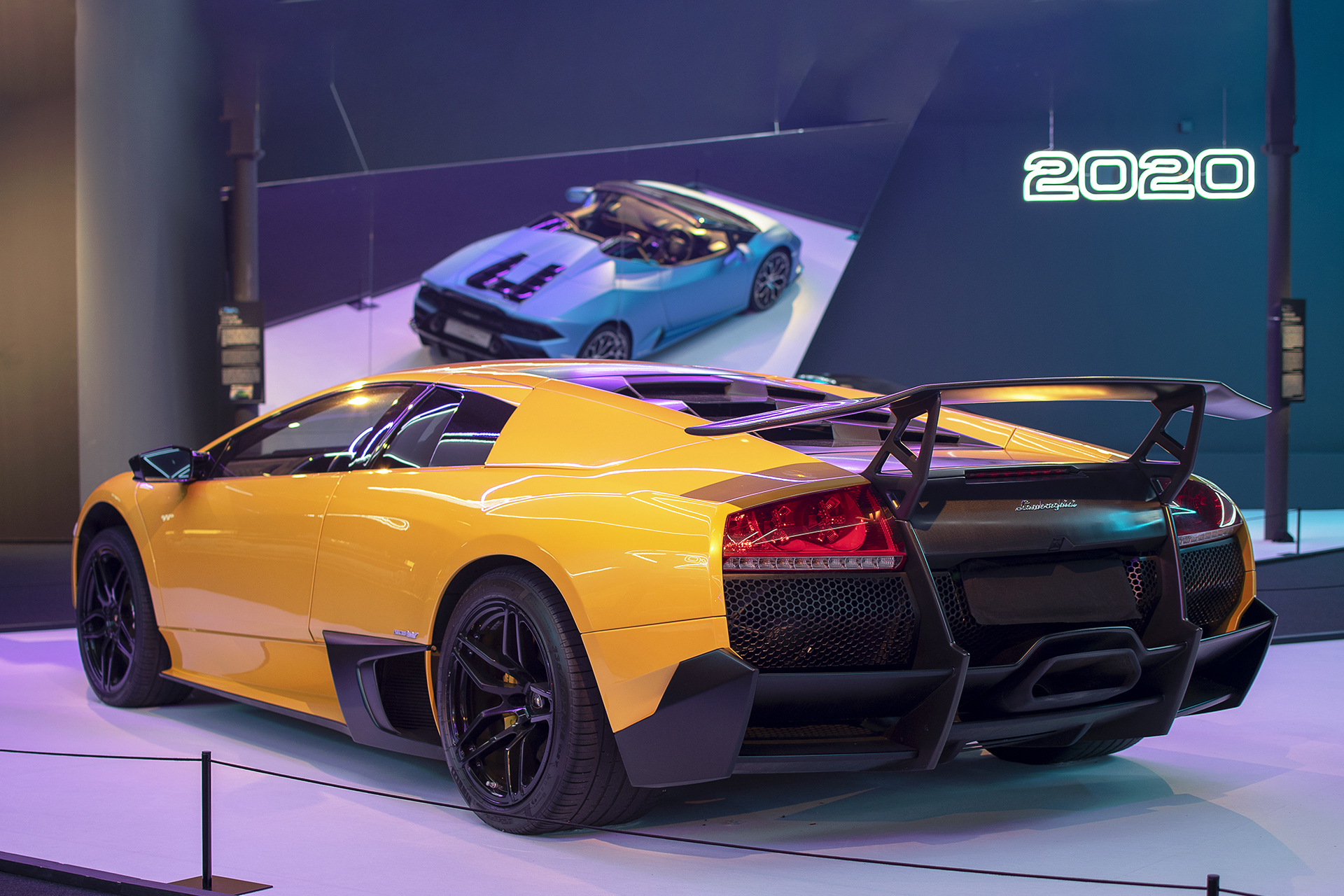 Lamborghini  Murciélago LP 670-4 SV arrière - Cité de l'automobile, Collection Pop Lamborghini, 2020