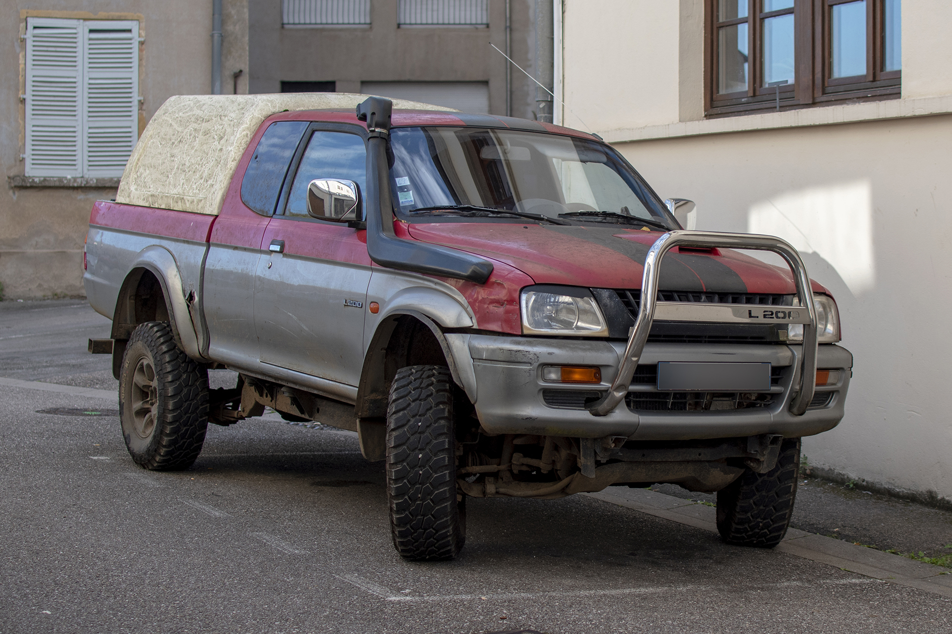 Mitsubishi L200 III