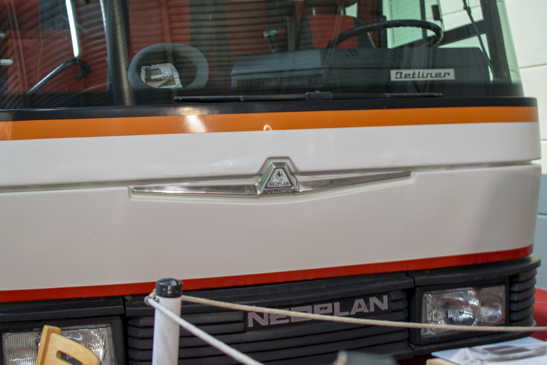 Neoplan Jetliner logo - LOF, Autotojumble, Luxembourg, 2020