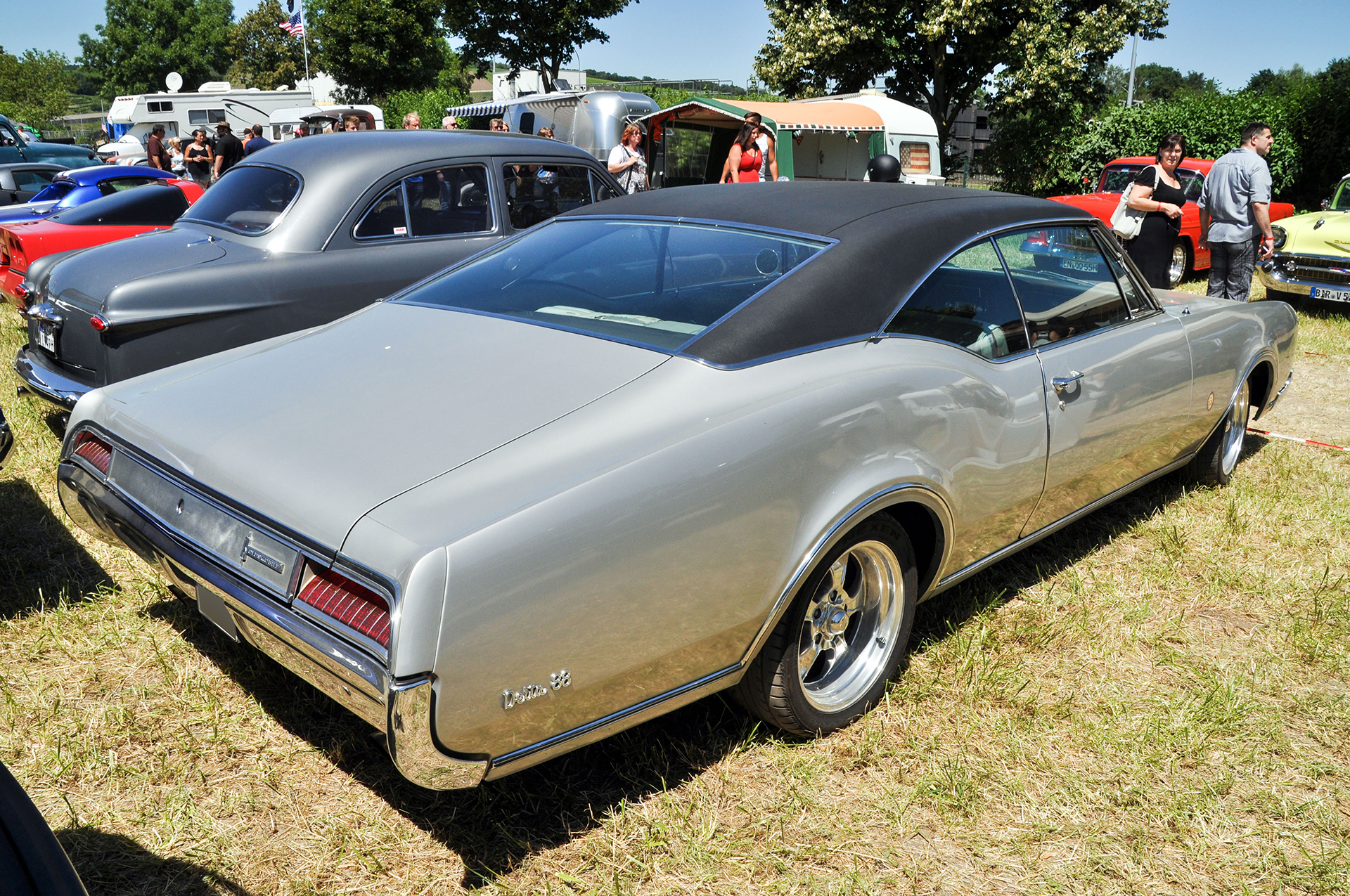 Oldsmobile 88 VI - American Roadrunners 2018, Stadtbredimus