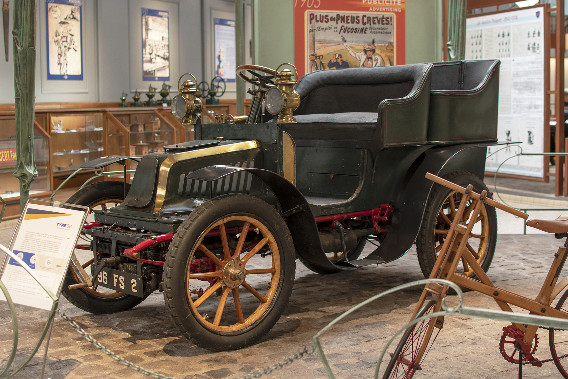 Peugeot type 56 phaêtonnet avec dais 1904 - Musée ,L'aventure Peugeot ,Sochaux
