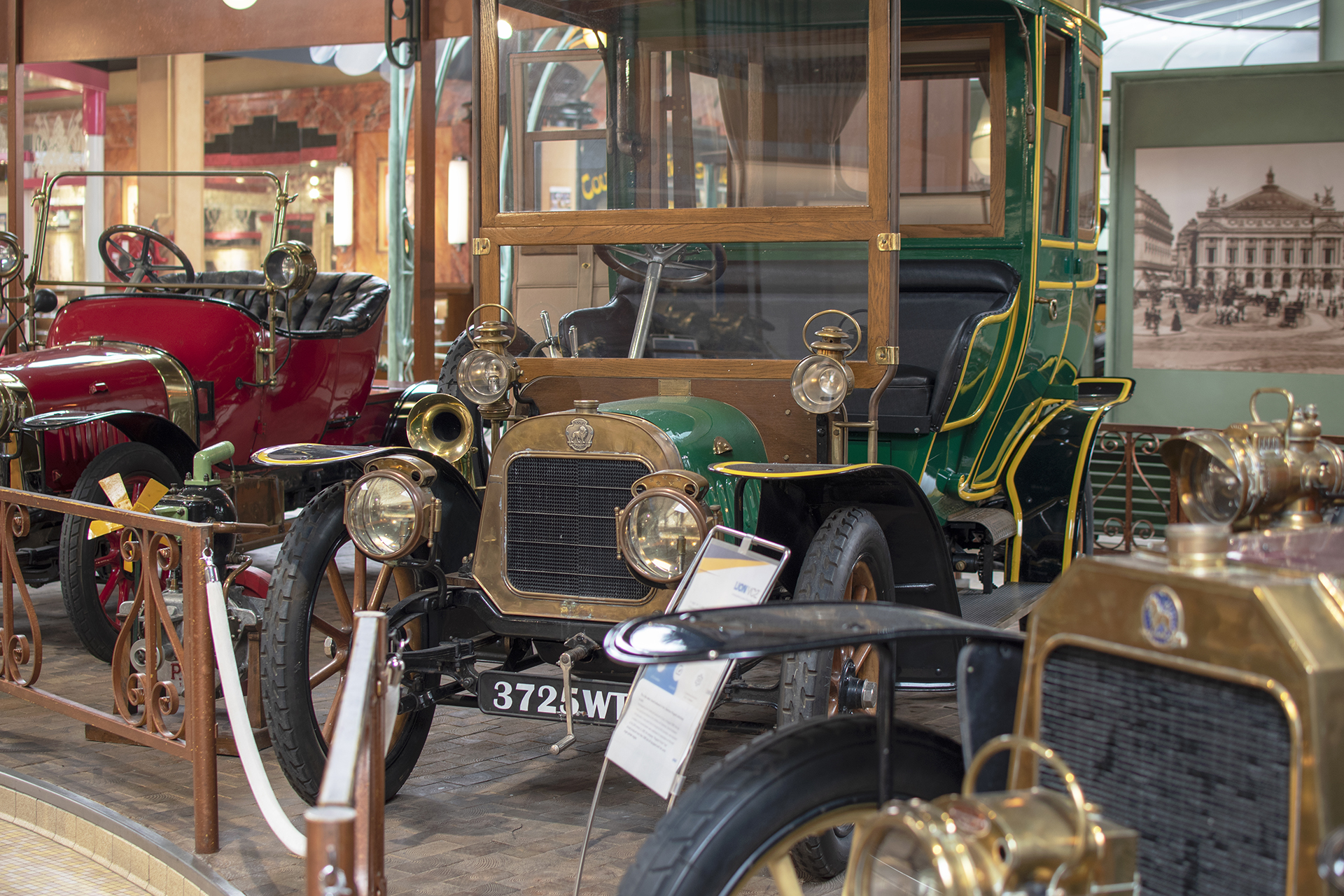 Peugeot VC2 Lion limousine Luxe chauffeur 1909 - Musée ,L'aventure Peugeot ,Sochaux