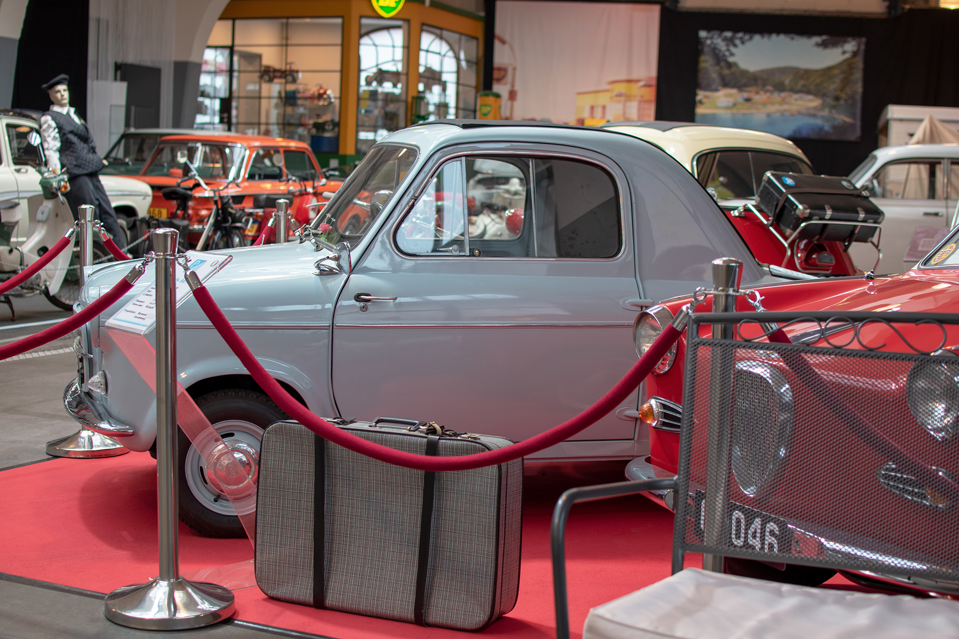 Piaggio Vespa 400 1960 - Conservatoire National de Véhicules Historiques, Diekirch, exposition Départ en Vacances, 2022-2023