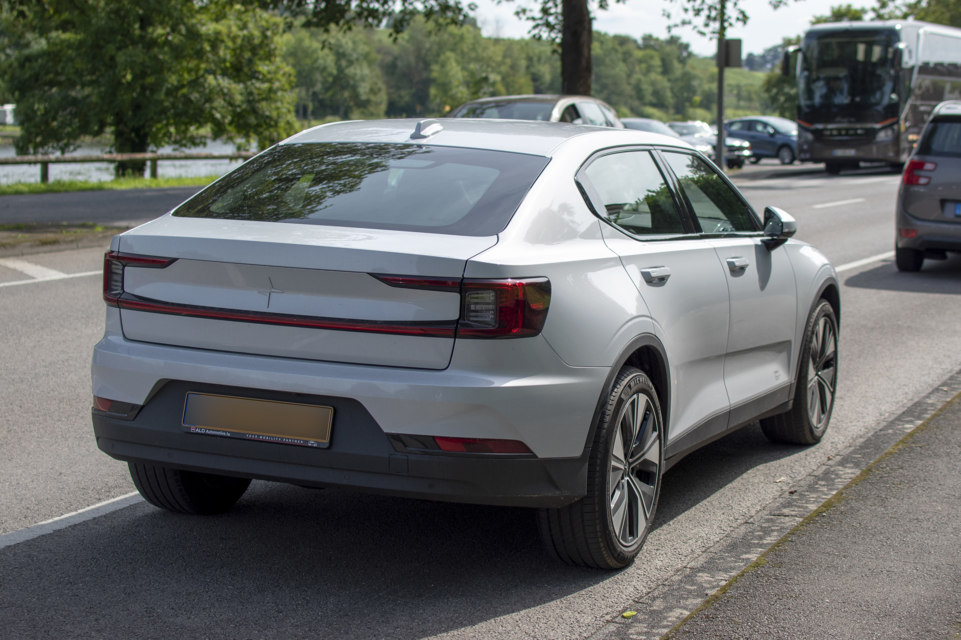 Polestar 2 back