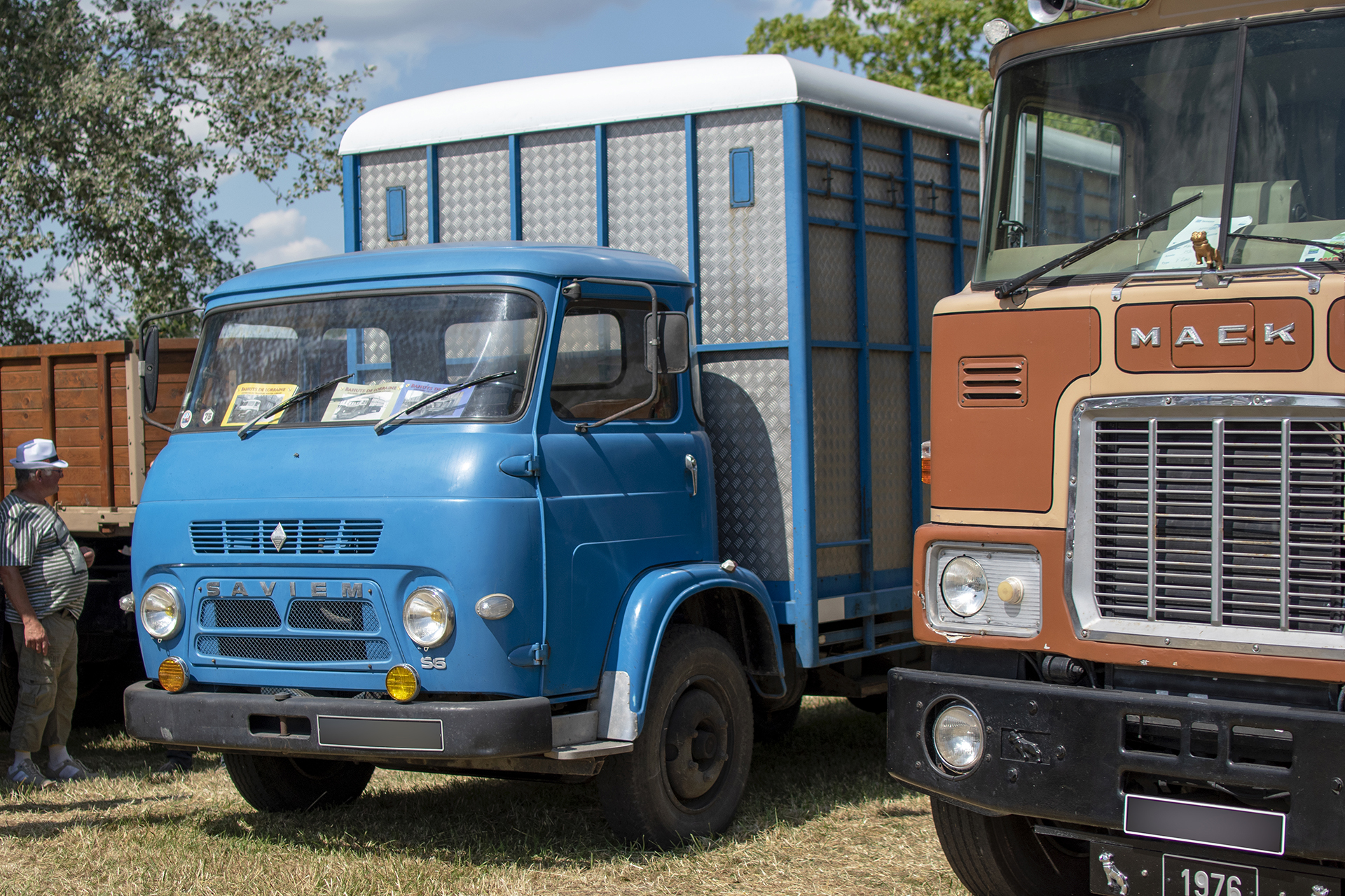 Saviem S6 - Rétro Meus'Auto 2023, Heudicourt, Lac de la Madine