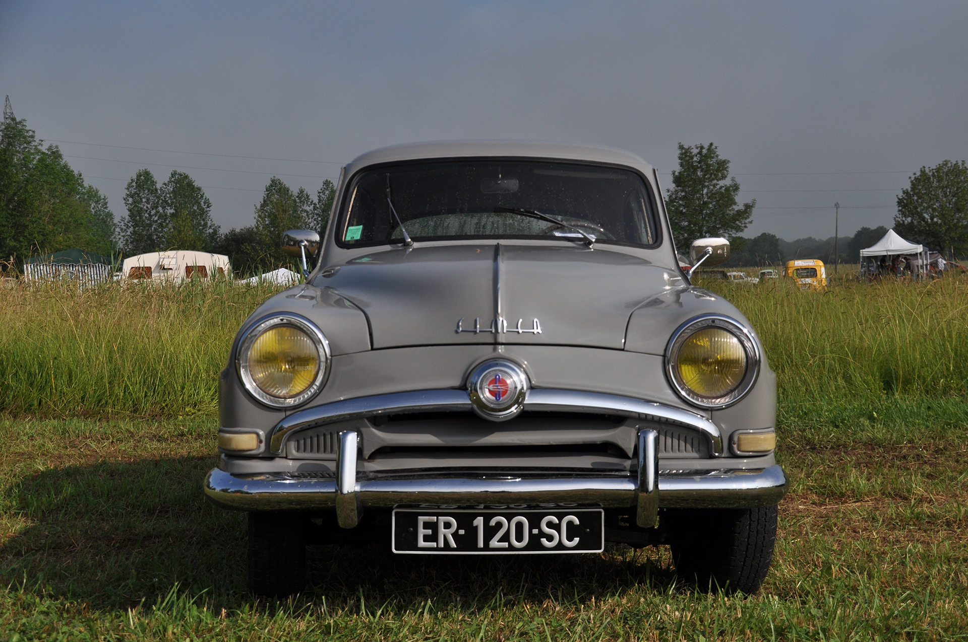 Simca 9 Aronde avant - Rétro Meus'Auto 2018, Lac de la Madine