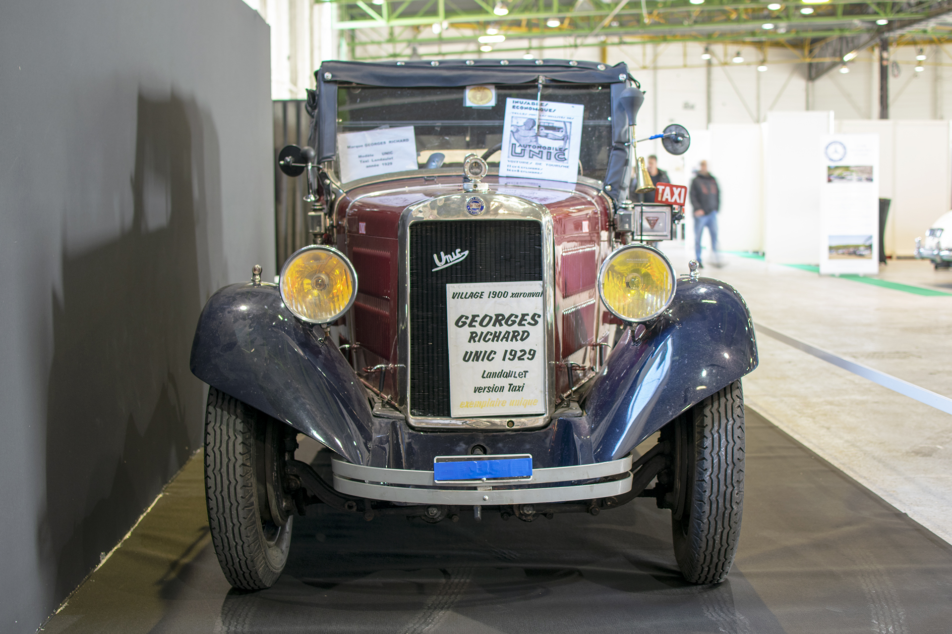 Unic 11cv Taxi Landaulet 1929 front -  Salon ,Auto-Moto Classic, Metz, 2019 