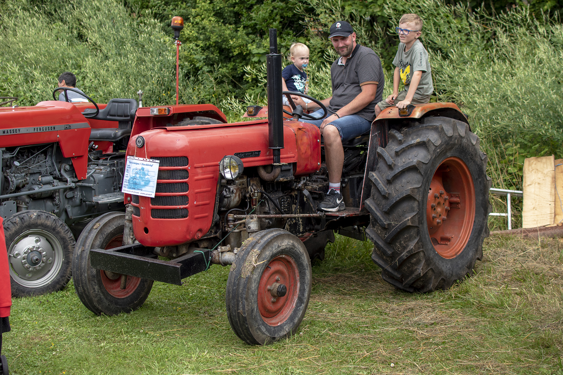 Zetor 330 - Monneren Motor ShowShow 2024