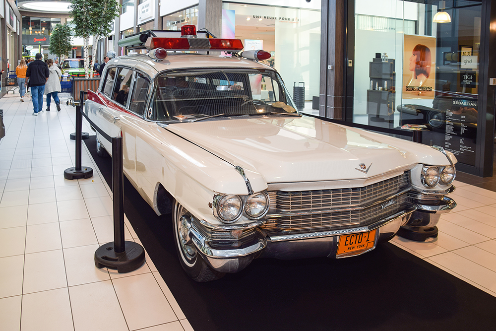 Cadillac 75 VIII Ambulance Ghostbuster  - Exposition ,voitures de films,Leclerc, Thionville, 2018