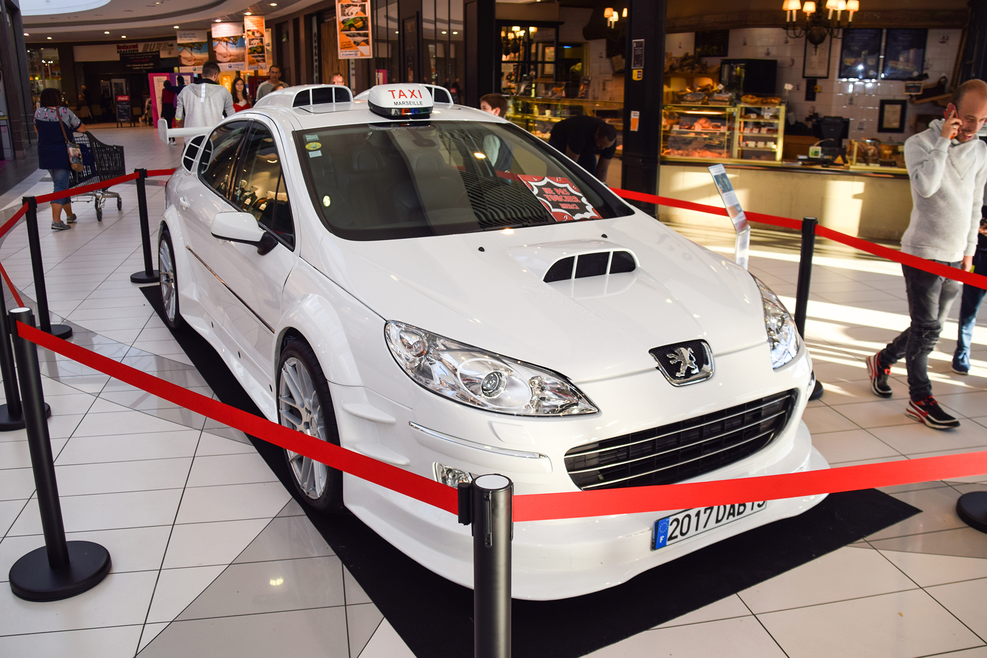 Peugeot 407 V6 "Taxi 4" - Exposition ,voitures de films,Leclerc, Thionville, 2018