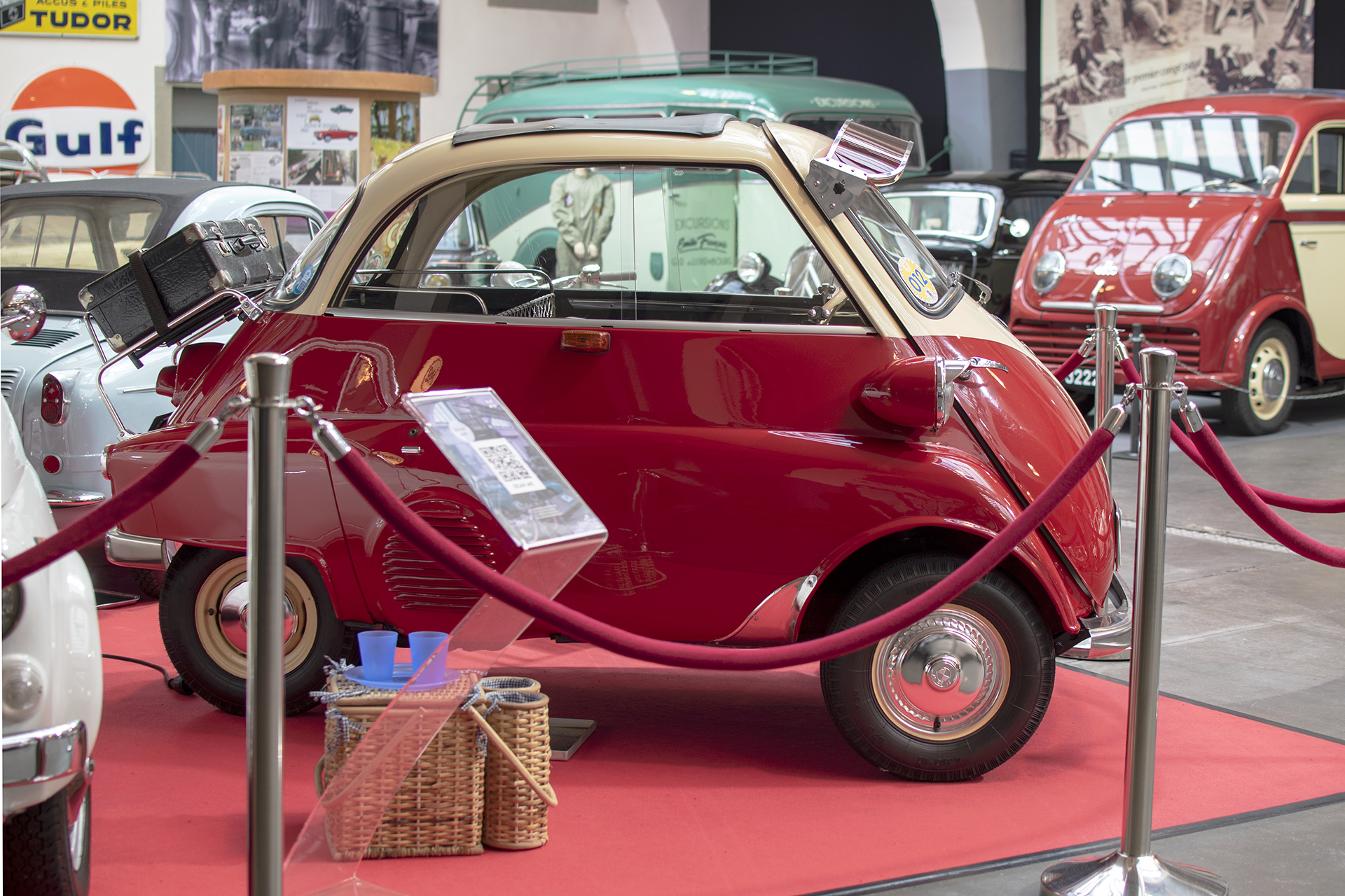 BMW Isetta côté  - Conservatoire National de Véhicules Historiques, Diekirch, exposition Départ en Vacances, 2022-2023