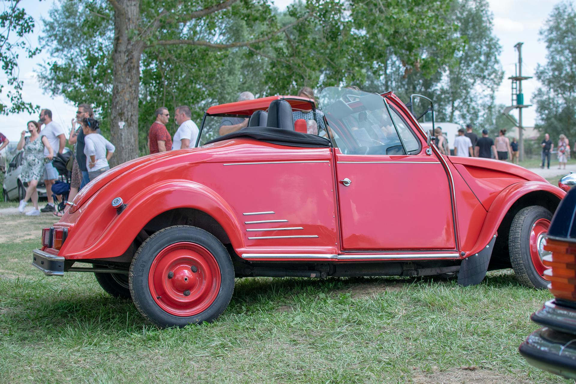 Hoffmann 2CV cabrio arrière - Rétro Meus'Auto ,2022, Heudicourt, Lac de la Madine